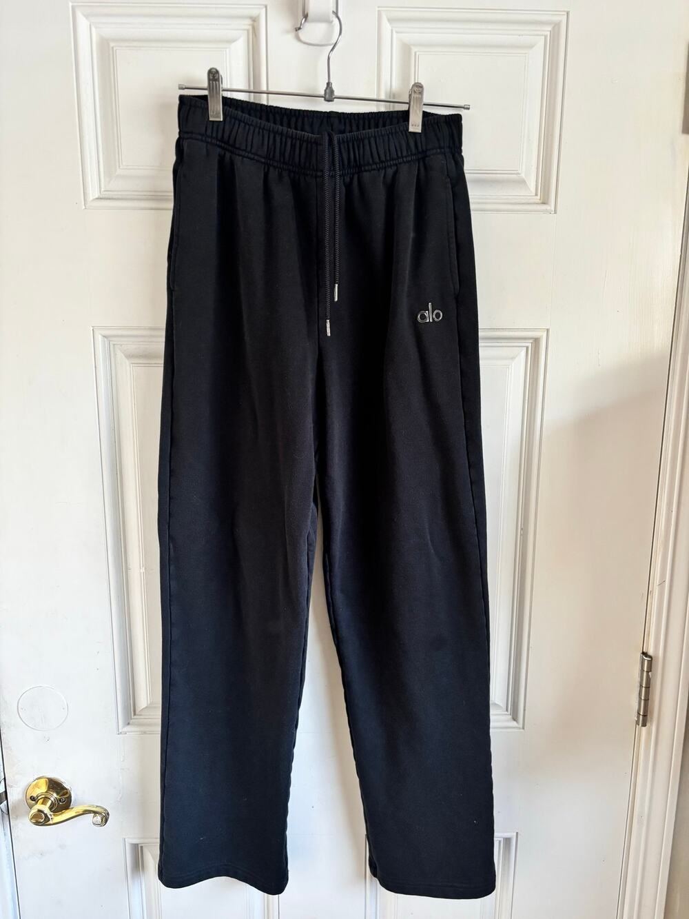 Alo Yoga Accolade straight leg sweatpants size XS